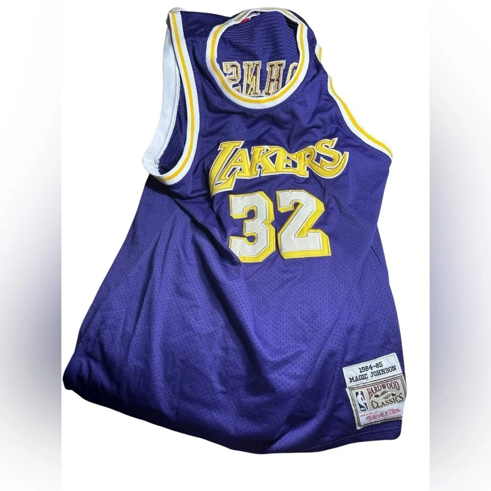 Los Angeles Lakers Away 1984-85 Magic Johnson Swingman Jersey XXL - Picture 1 of 6